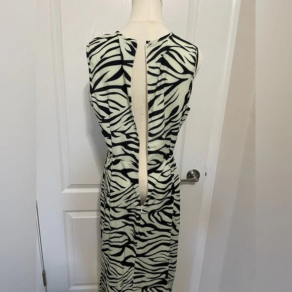 SHEIN Black and White Asymmetrical Bodycon Dress - Picture 9 of 10